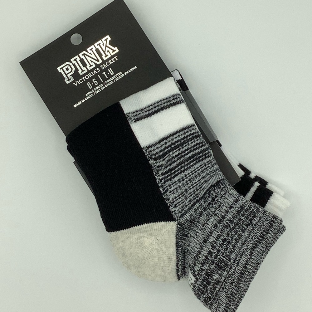 New Victoria’s Secret PINK Ankle Socks 2pk